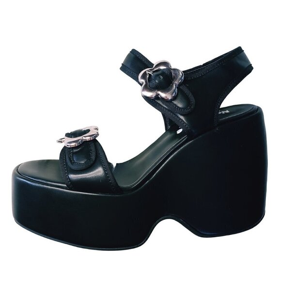 BLACK FLOWER STRAP PLATFORM SANDALS - Picture 1 of 6